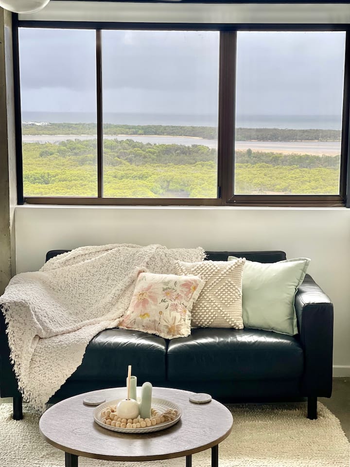 Penthouse On Maroochy - Maroochydore