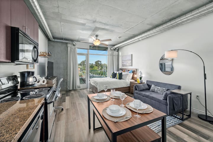 New Modern Downtown Sd Retreat+1 Free Parking - San Diego, CA