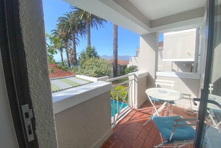 Kalk Bay Stylish 2Bed with Balcony, Views & Pool gallery image 4