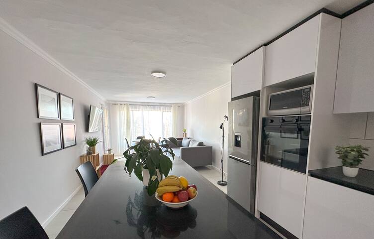 Kalk Bay Stylish 2Bed-Pool&Patio – 33 gallery image 2