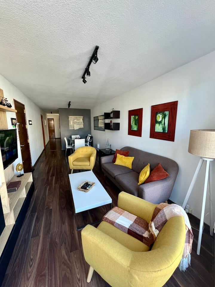 Obývačka a výhľad na spálne