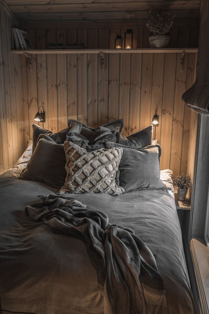 Soverom med dobbeltseng