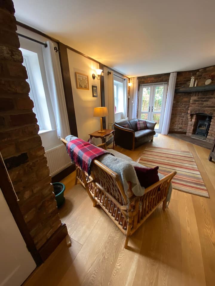 Magnolia Cottage - Cheshire
