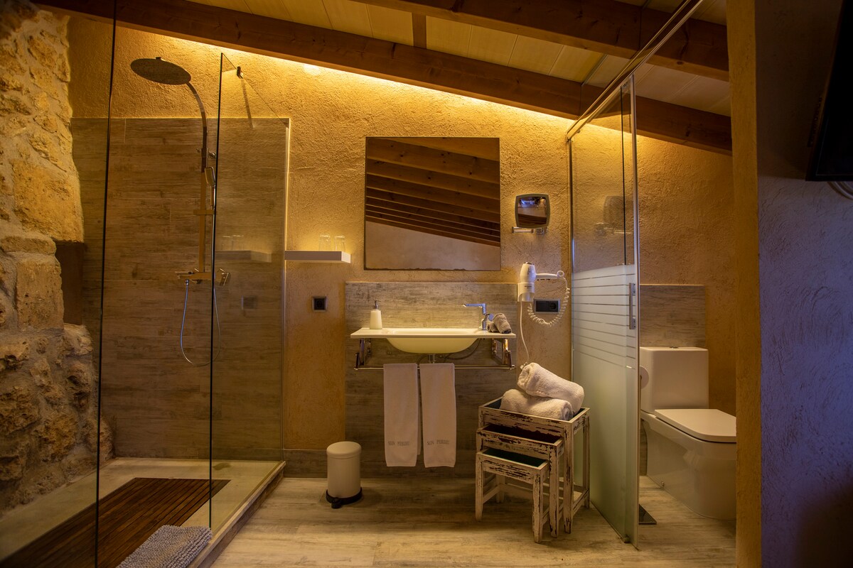 Premium double room with breakfast included 4