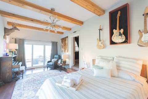 The Speakeasy Listening Room