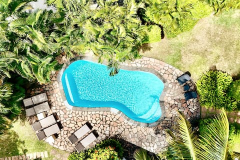 Acacia Villa - Sea View, Pool, Kiosk & Lush Garden