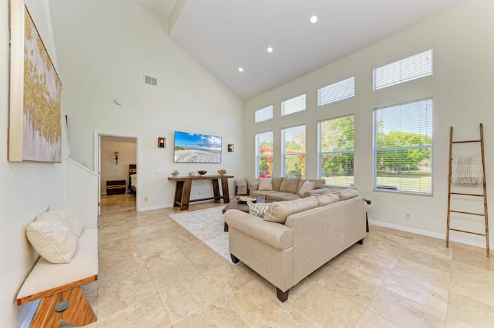 Central Sprawl- Pool+spa! - Lakewood Ranch, FL