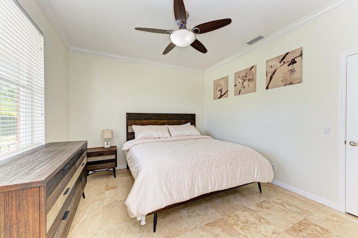 卧室2 -加大双人床- 1楼