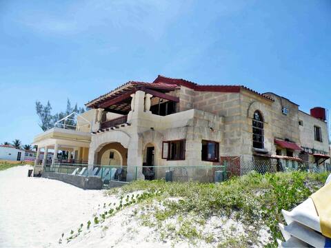 Casa Garcia Dihigo - Complete House Facing the Sea