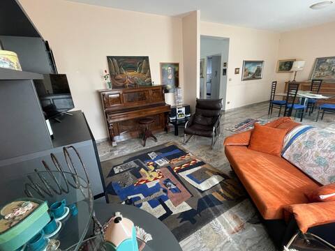 Tiz Home
Discover this elegant apartment