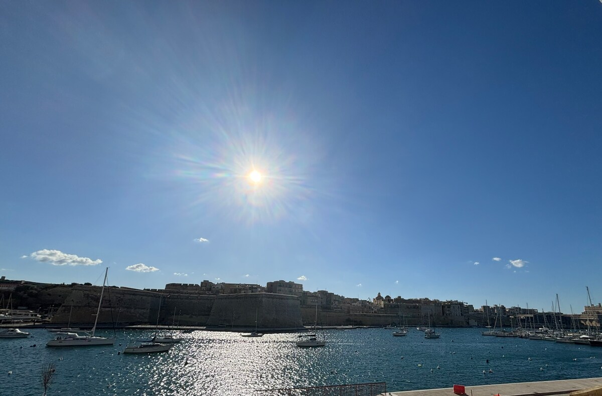 Sea & Bastion View Apartment