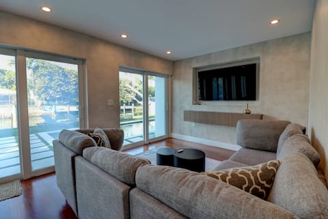 Successful Airbnb property: Waterfront Retreat | Pool, Dock & Paddleboards in Miami Shores
