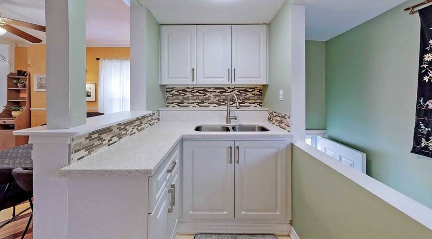 Cozy House in Mid-town gallery image 4