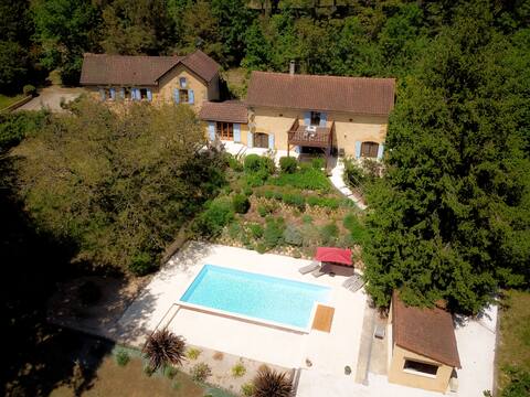 Huge Dordogne House, heated pool, 5 acres