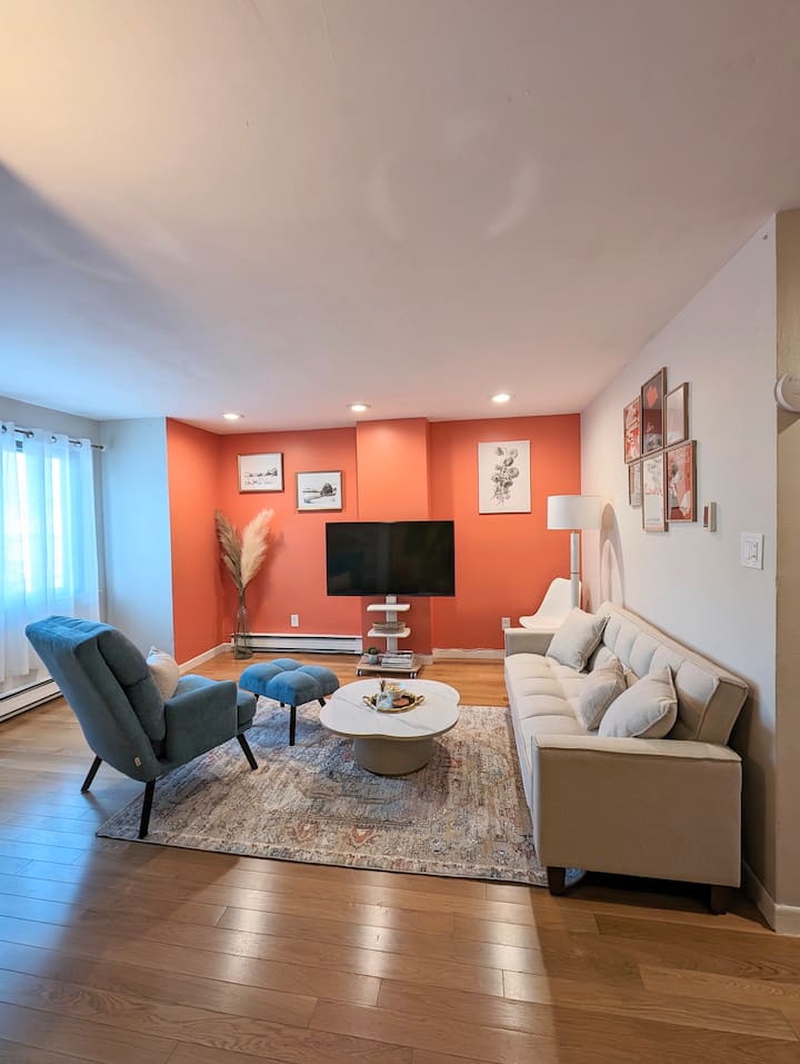 Cozy East Boston Apt With Patio - Boston, MA