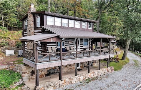 Cozy mountain cabin with breathtaking view.