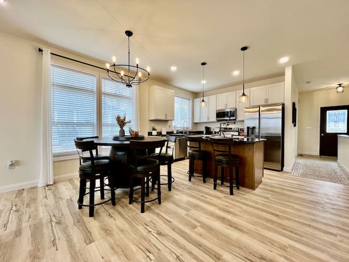 Beautiful NEW Ranch Home with a large deck & games