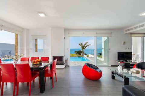Oceanos Beach Villa - Deluxe Life