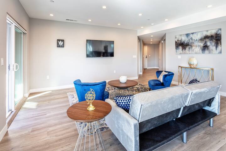 Fantastic 2BR Condo – 99WalkScore gallery image 4