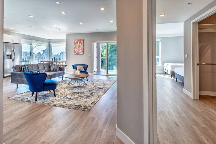 Fantastic 2BR Condo – 99WalkScore gallery image 5