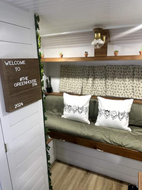 Top Airbnb: The Greenhouse in Lake Magdalene