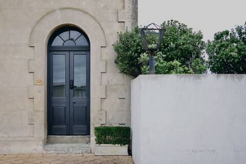 Customs House 3BR Post Office Apartment