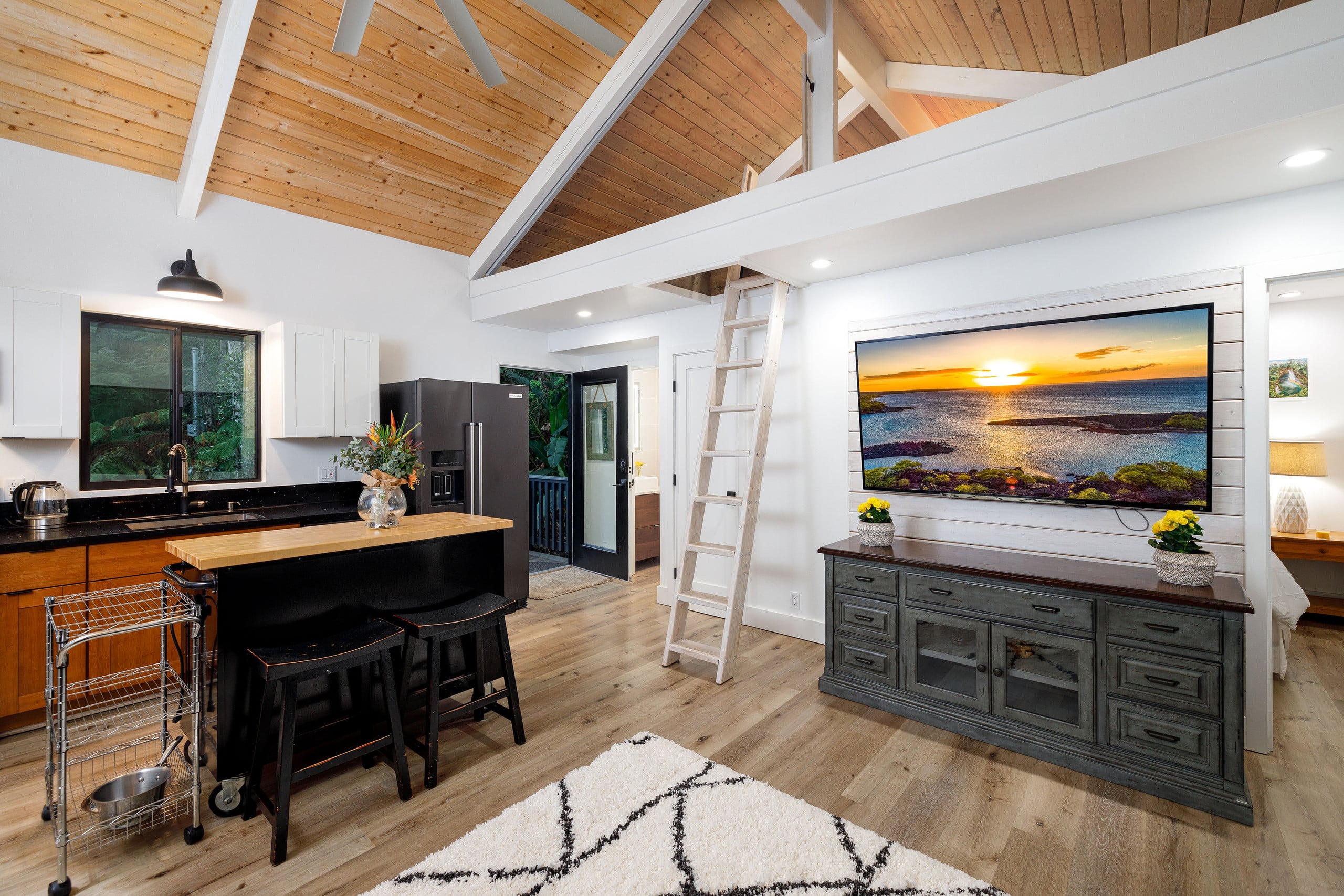 Guesthouse in Kailua-Kona · ★4.95 · 2 bedrooms · 2 beds · 1 shared bath - Image 15