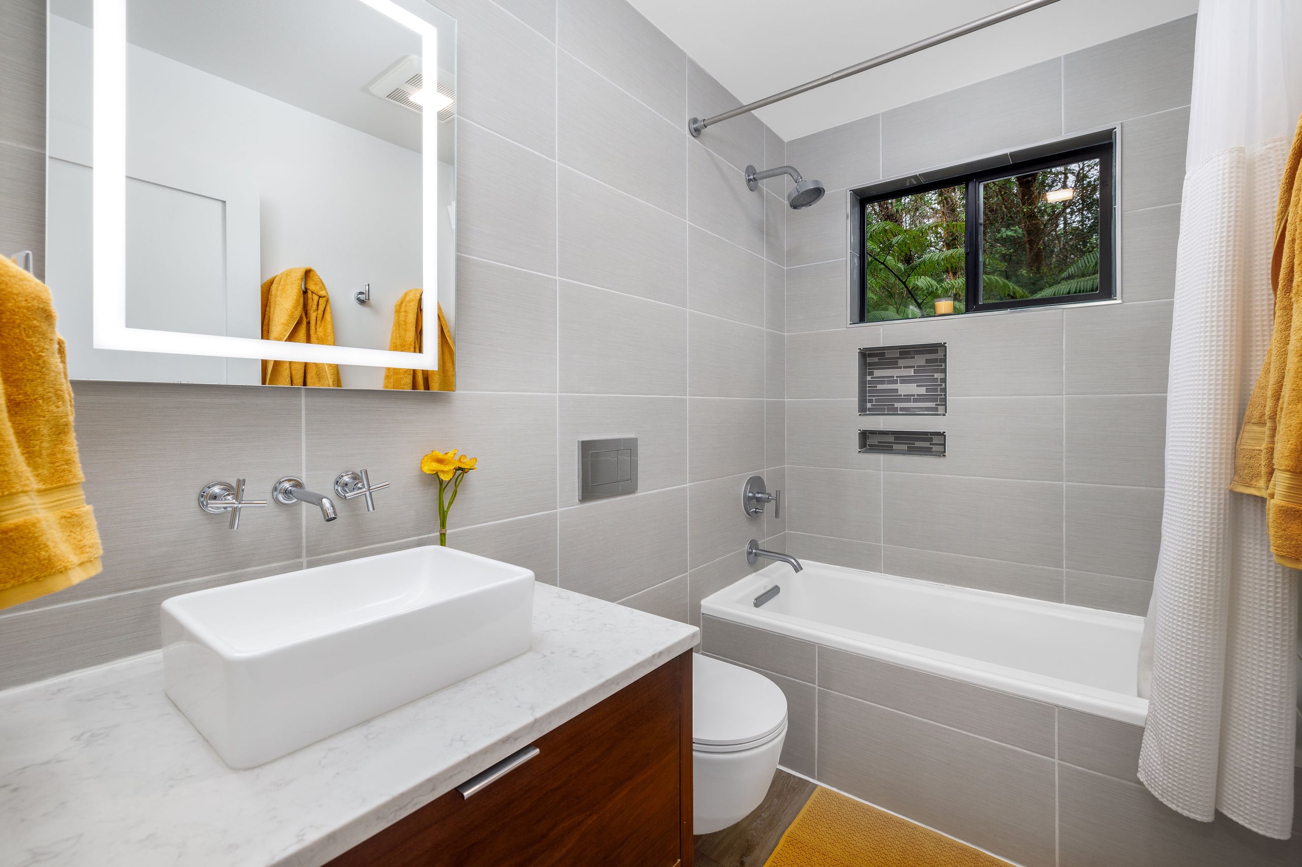 Guesthouse in Kailua-Kona · ★4.95 · 2 bedrooms · 2 beds · 1 shared bath - Image 11