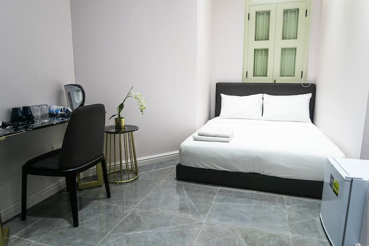 New Comfy Room Suite /Wifi @ Orchard/somerset Area - River Valley