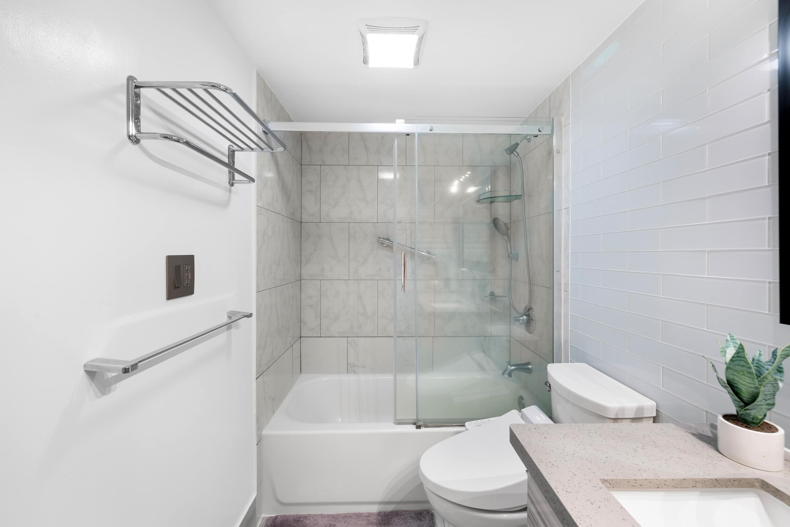 Condo in Honolulu · ★4.97 · 1 bedroom · 3 beds · 1 bath - Image 14