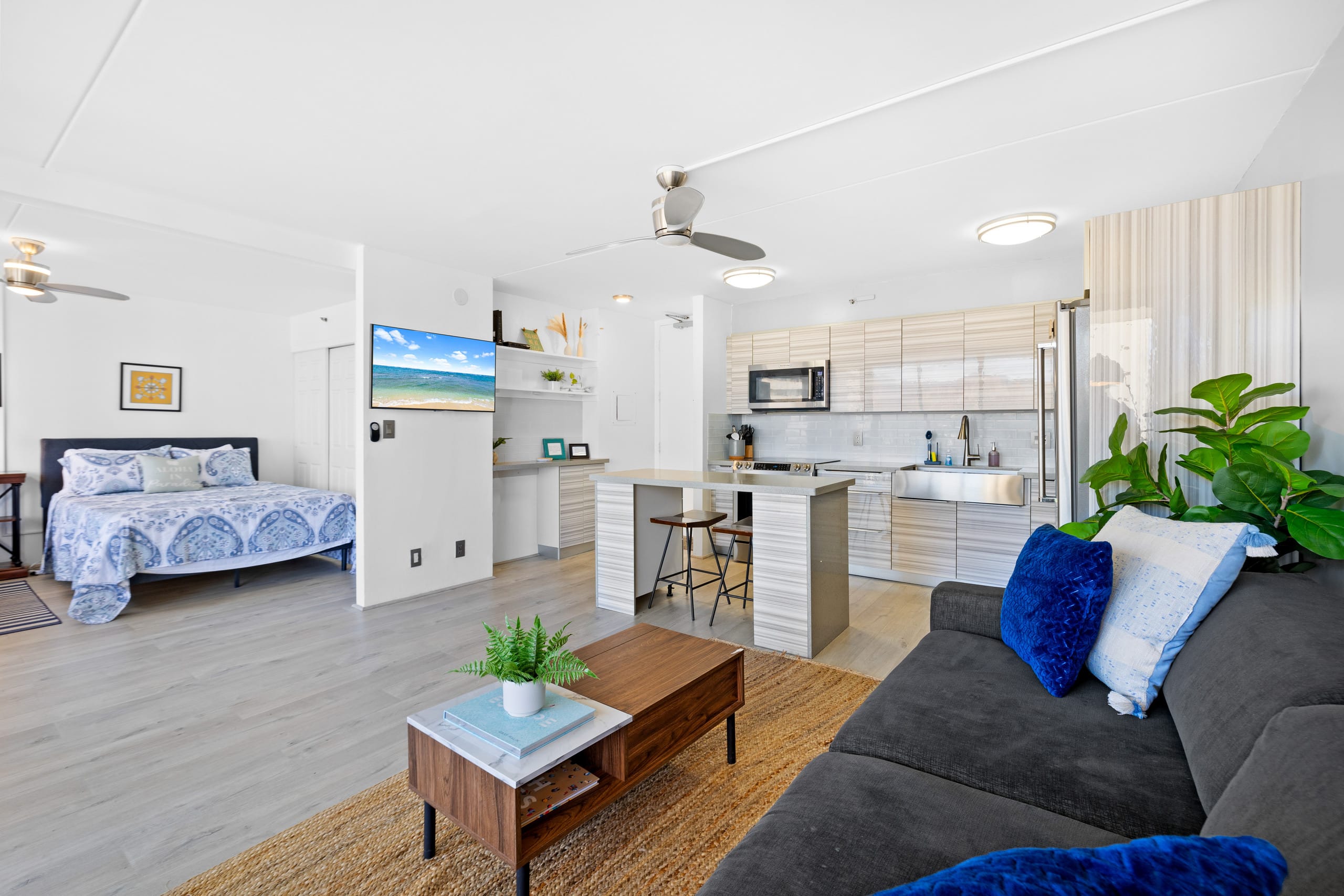 Condo in Honolulu · ★4.97 · 1 bedroom · 3 beds · 1 bath - Image 6