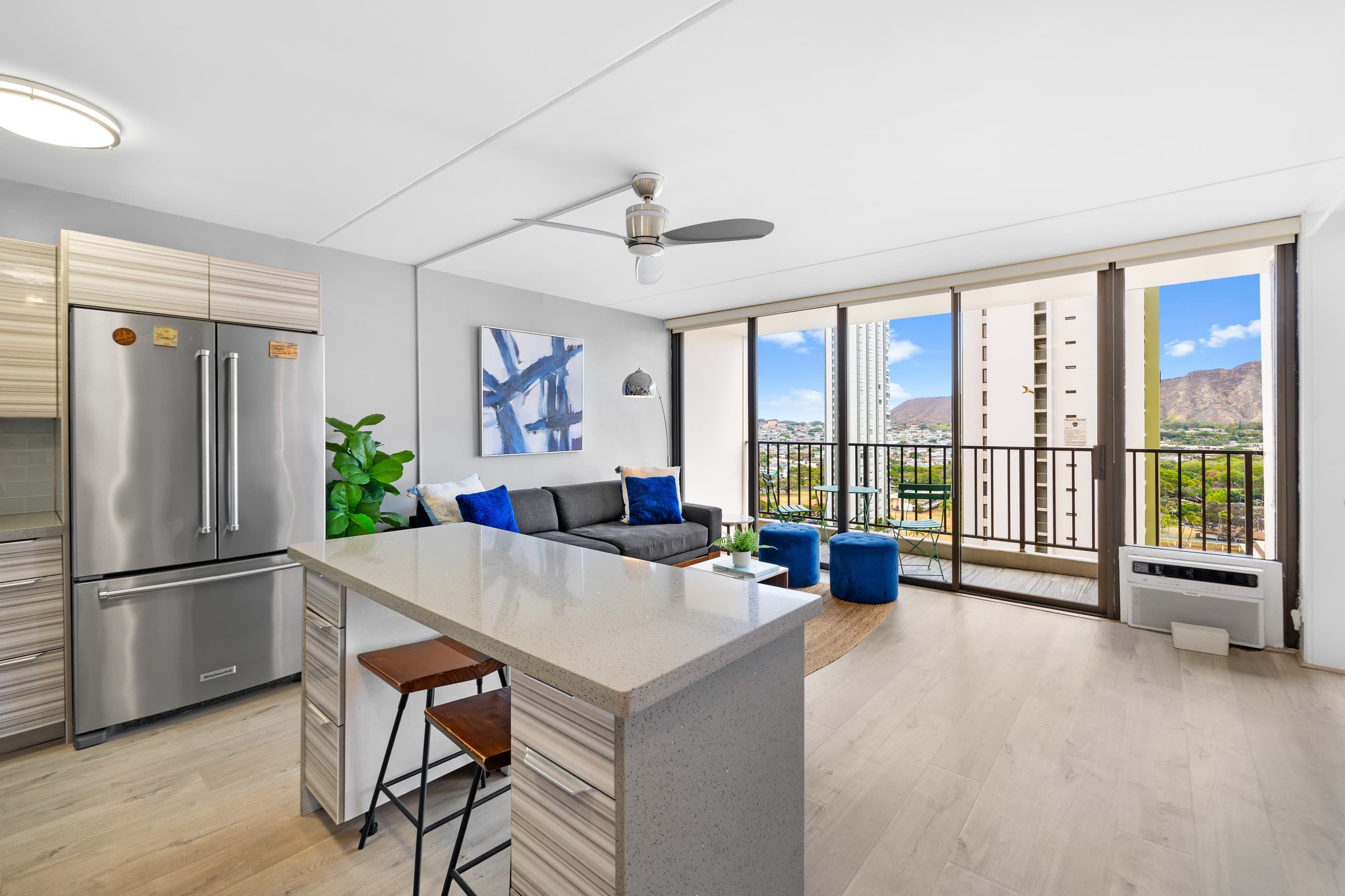 Condo in Honolulu · ★4.97 · 1 bedroom · 3 beds · 1 bath - Image 3