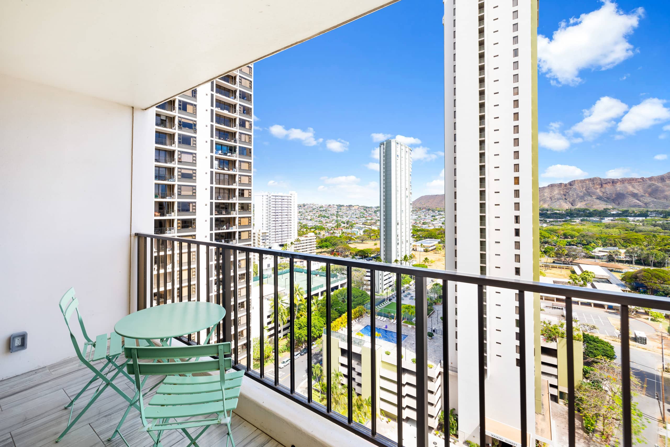 Condo in Honolulu · ★4.97 · 1 bedroom · 3 beds · 1 bath - Image 18