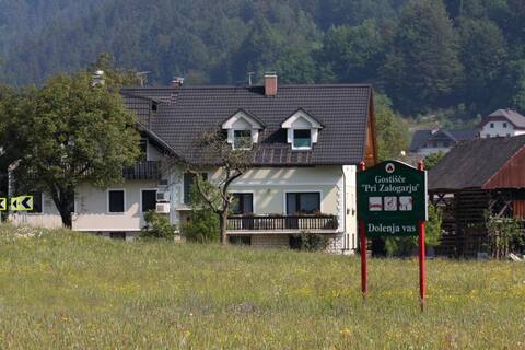 Guesthouse Pri Zalogarju » Triple room & breakfast
