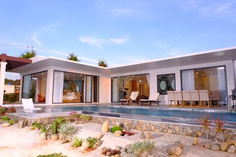 Sunset Hill Villa 2- Seaview 5 Bedroom