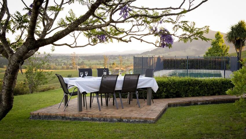 Kia Ora Lookout Retreat gallery image 4