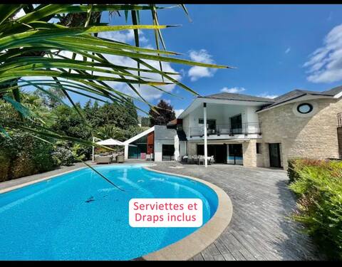 Villa with swimming pool at the gates of Vannes