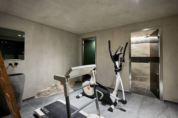 Beachfront, Includes Breakfast & Hotel Services gallery image 3