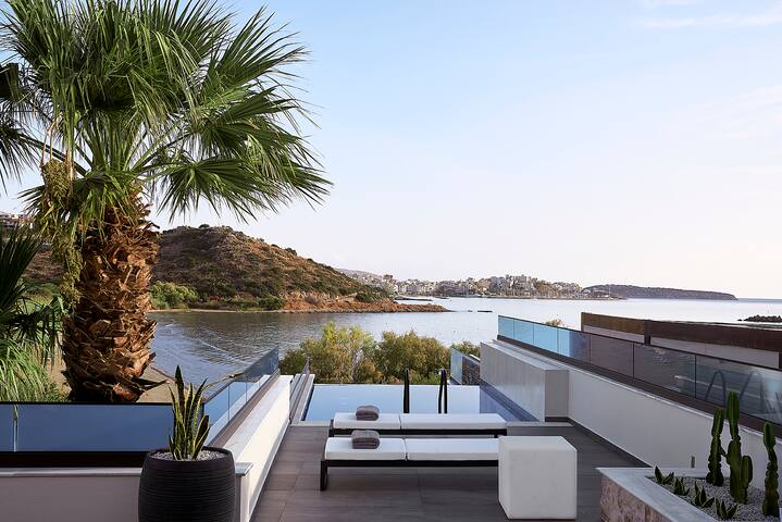 Beachfront, Daily Breakfast & Hotel-Style Comforts gallery image 4