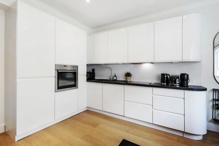 Central London newly refurbished amazing Flat gallery image 3