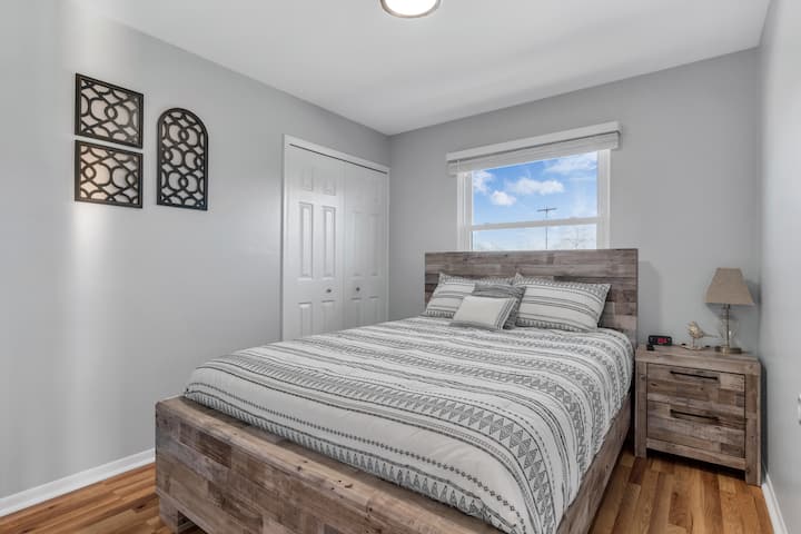 Plush linens and a spacious closet help complete this 2nd queen size bedroom. 