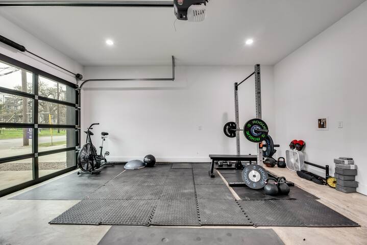 Downtown Dallas Creative 4 Story Stay w/ VIEWS! gallery image 4