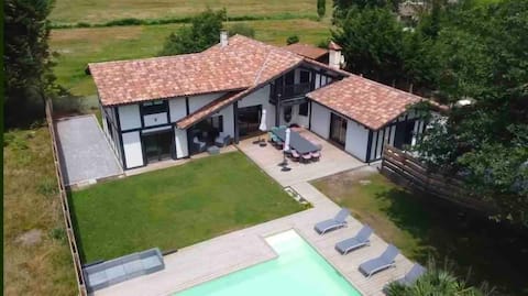 Villa Zoé, close to the ocean