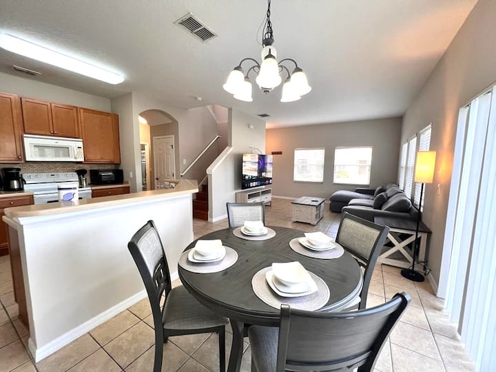 Bella Vida 4bd Townhome - Kissimmee, FL