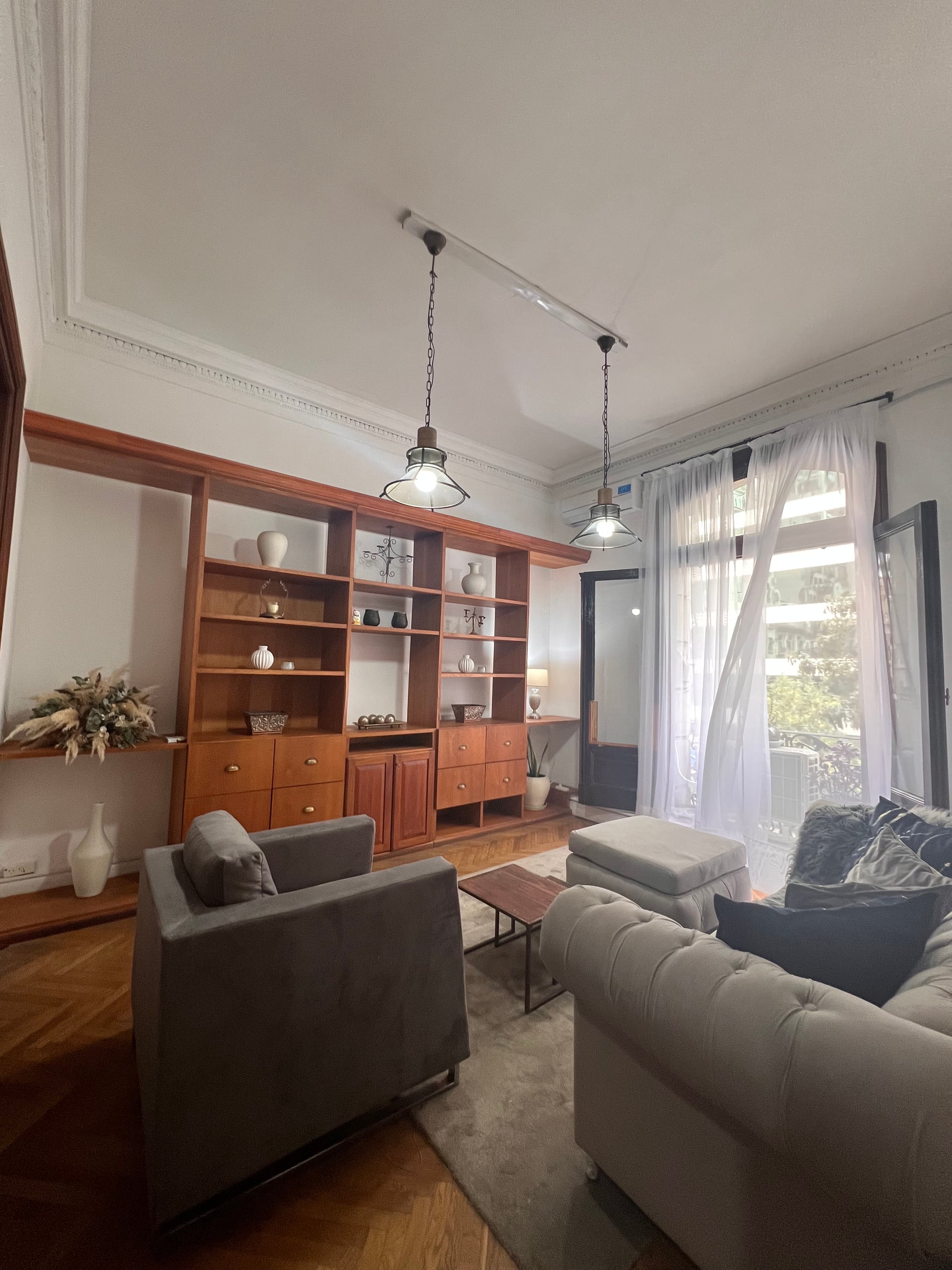 Apartamento amplo de 4 dormitórios em Retiro