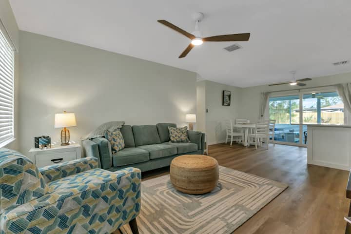 Banner Bungalow-close To Beaches &  Fishing - Port Charlotte, FL
