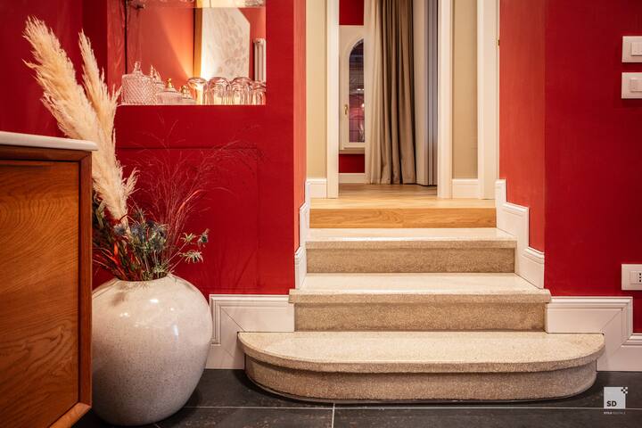 Red MarchesanaLuxury-140sqm flat gallery image 5