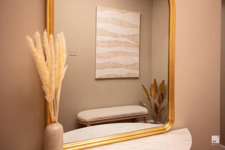 Red MarchesanaLuxury-140sqm flat gallery image 2