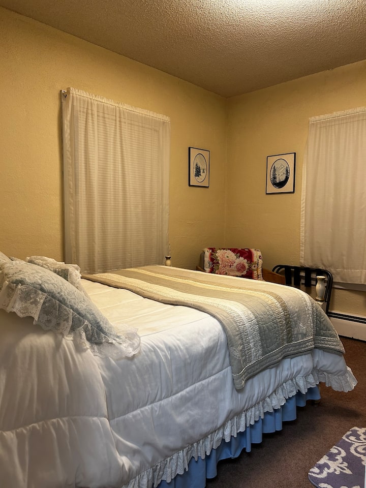 Prairie Trails Lodge Room 11 Double Size Bed