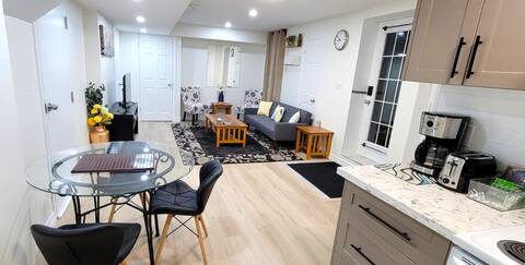 Welcome Abode! (Private 1 bedroom unit w/kitchen)